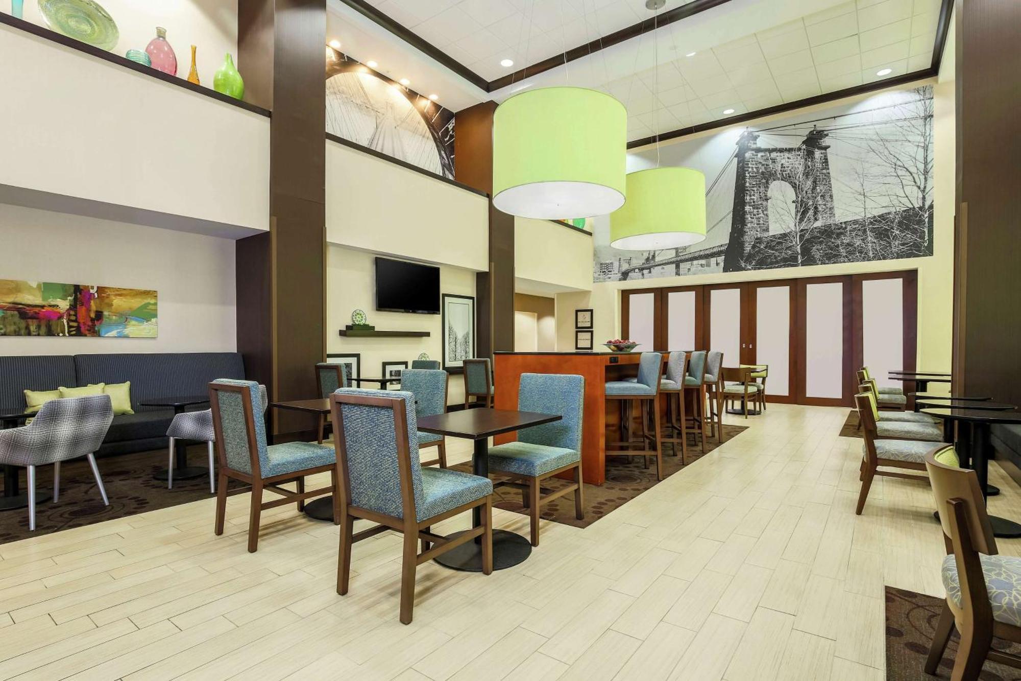Hampton Inn & Suites Wheeling - The Highlands Triadelphia Exterior foto